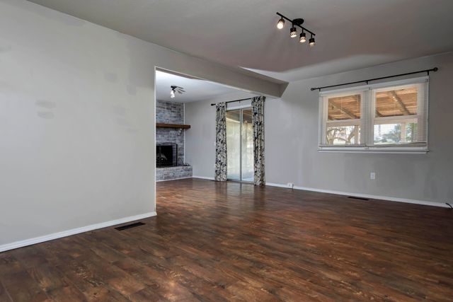 606 S Grandview Avenue, Springfield, MO 65802