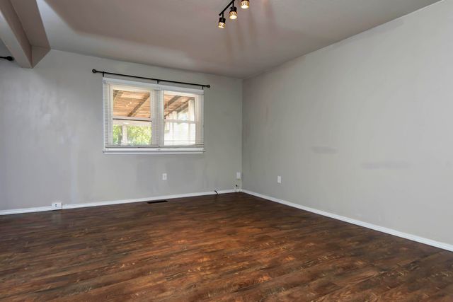 606 S Grandview Avenue, Springfield, MO 65802