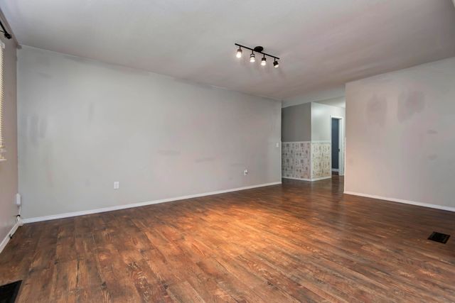 606 S Grandview Avenue, Springfield, MO 65802