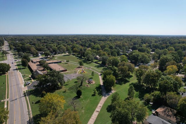 606 S Grandview Avenue, Springfield, MO 65802