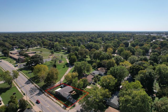 606 S Grandview Avenue, Springfield, MO 65802