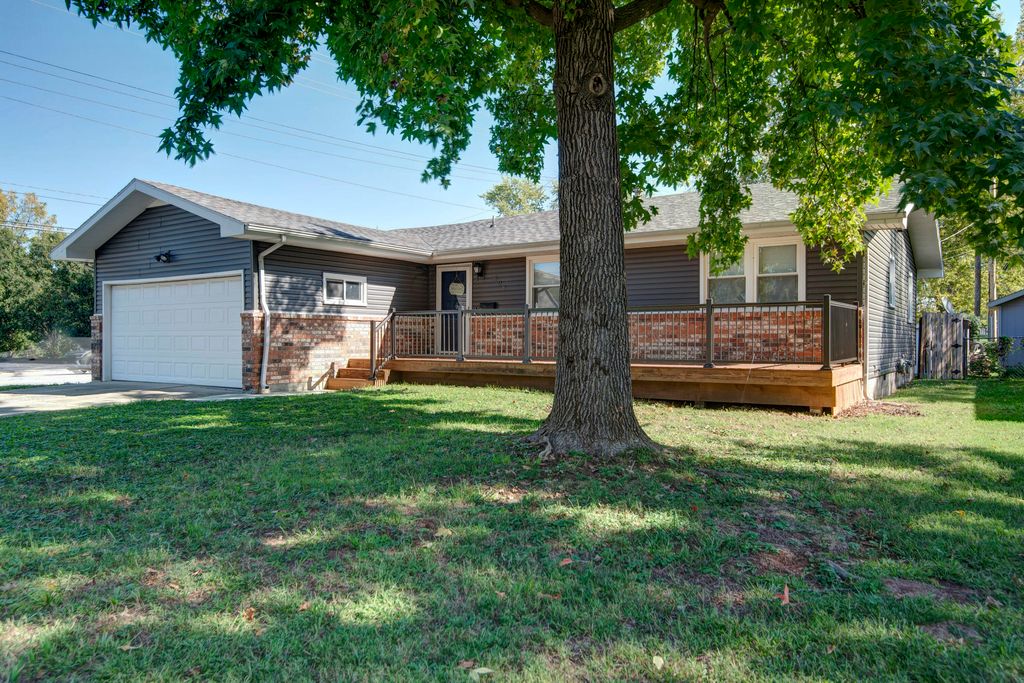 606 S Grandview Avenue, Springfield, MO 65802
