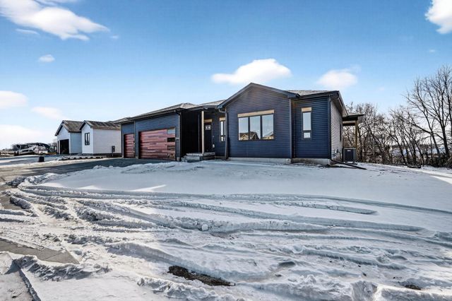 522 Sands Avenue, Janesville, IA 50647