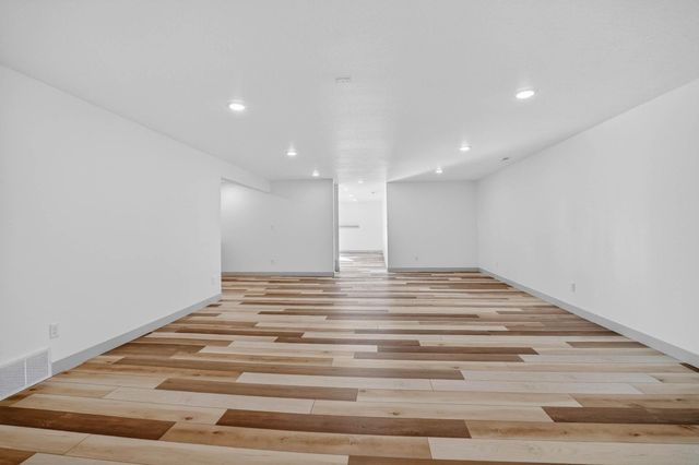 522 Sands Avenue, Janesville, IA 50647