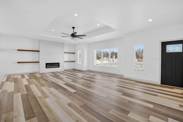 522 Sands Avenue, Janesville, IA 50647