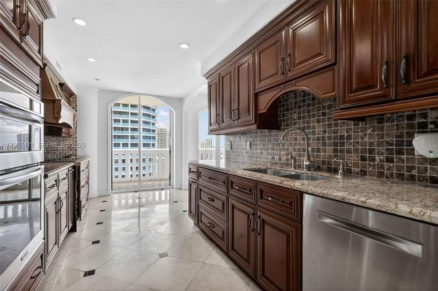 3000 Island Blvd 2305, Aventura, FL 33160