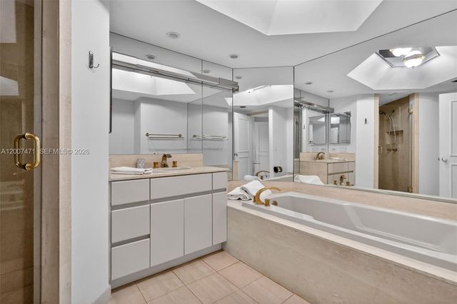 3000 Island Blvd 2305, Aventura, FL 33160