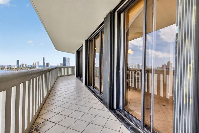 3000 Island Blvd 2305, Aventura, FL 33160