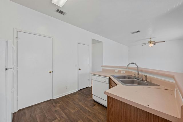 3201 El Salido PKWY Bldg E, Cedar Park, TX 78613