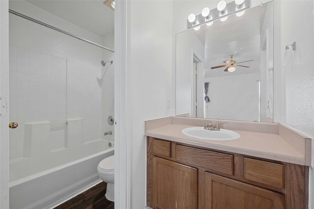 3201 El Salido PKWY Bldg E, Cedar Park, TX 78613