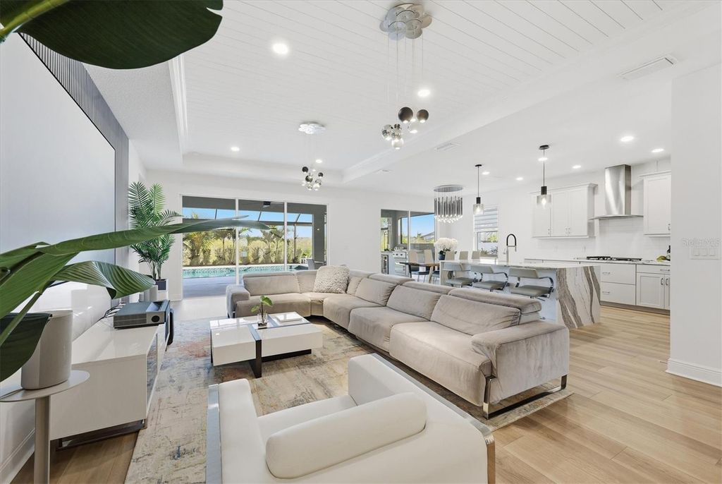 Image 18 of property listing at 17727 SAVORY MIST CIRCLE, Bradenton, FL 34211