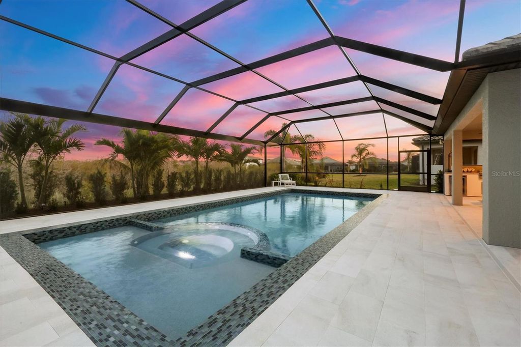Image 5 of property listing at 17727 SAVORY MIST CIRCLE, Bradenton, FL 34211