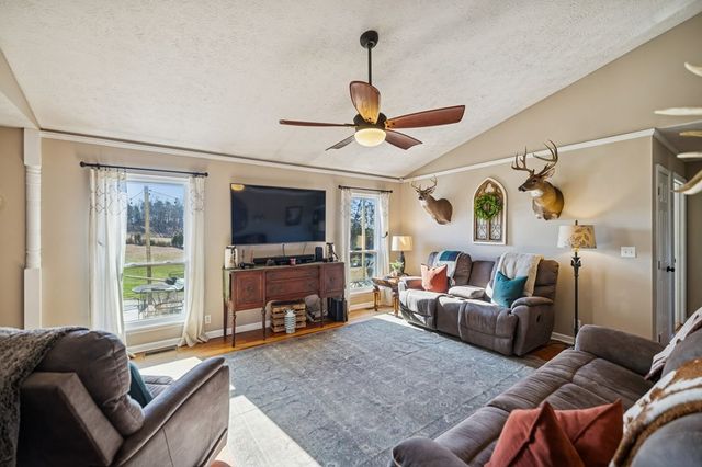 875 Old Stage Rd, Spring City, TN 37381