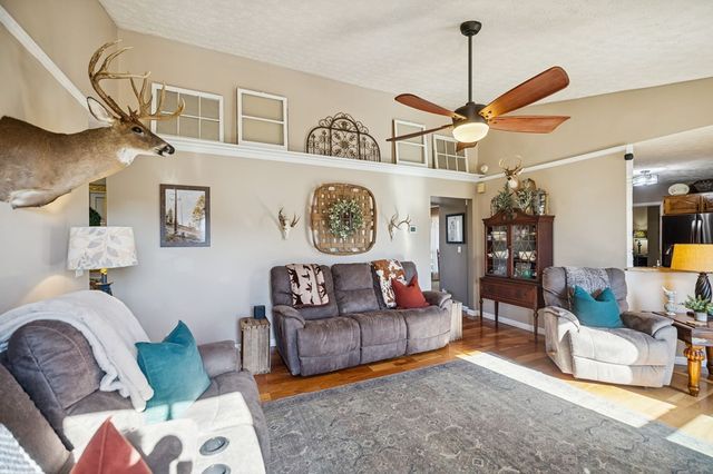 875 Old Stage Rd, Spring City, TN 37381