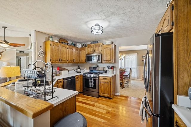 875 Old Stage Rd, Spring City, TN 37381