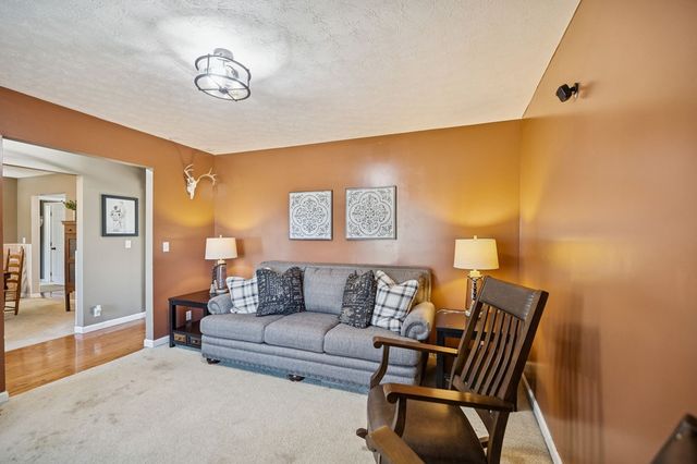 875 Old Stage Rd, Spring City, TN 37381