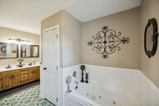 875 Old Stage Rd, Spring City, TN 37381