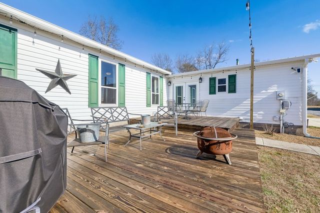 875 Old Stage Rd, Spring City, TN 37381