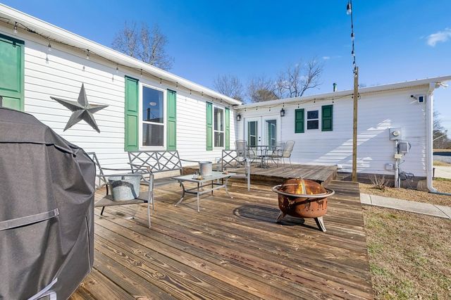 875 Old Stage Rd, Spring City, TN 37381