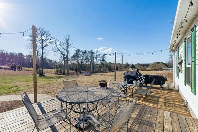 875 Old Stage Rd, Spring City, TN 37381