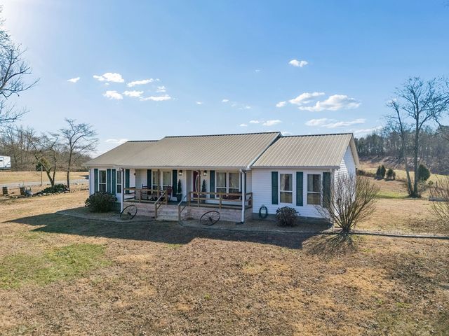 875 Old Stage Rd, Spring City, TN 37381
