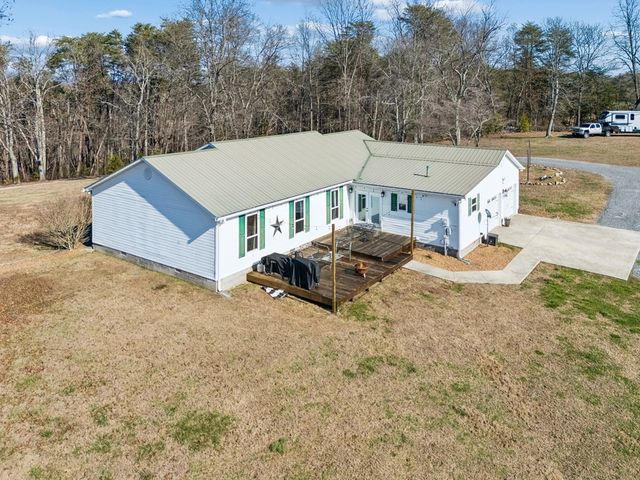 875 Old Stage Rd, Spring City, TN 37381