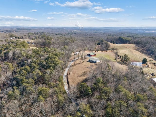 875 Old Stage Rd, Spring City, TN 37381