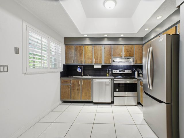 2200 Monroe Street 24, Hollywood, FL 33020