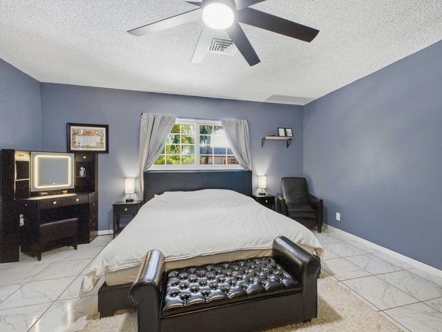 2200 Monroe Street 24, Hollywood, FL 33020