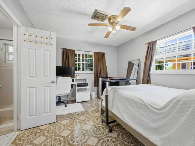 2200 Monroe Street 24, Hollywood, FL 33020