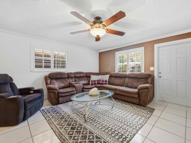 2200 Monroe Street 24, Hollywood, FL 33020