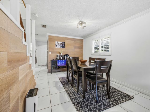 2200 Monroe Street 24, Hollywood, FL 33020
