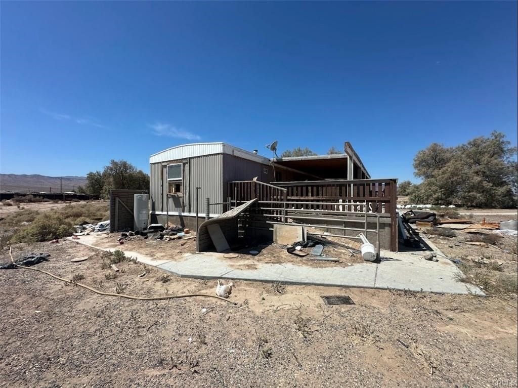 Image 1 of property listing at 30453 Berry, Newberry Springs, CA 92365