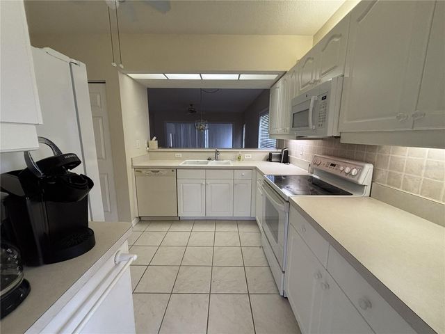 318 CLEARBROOK CIRCLE 106, Venice, FL 34292