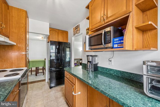 82 HOFFMAN RD, Ridley Park, PA 19078