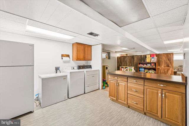 82 HOFFMAN RD, Ridley Park, PA 19078