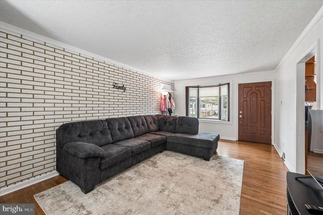 82 HOFFMAN RD, Ridley Park, PA 19078