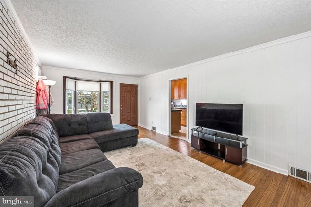 82 HOFFMAN RD, Ridley Park, PA 19078