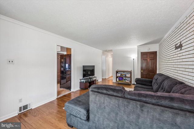 82 HOFFMAN RD, Ridley Park, PA 19078