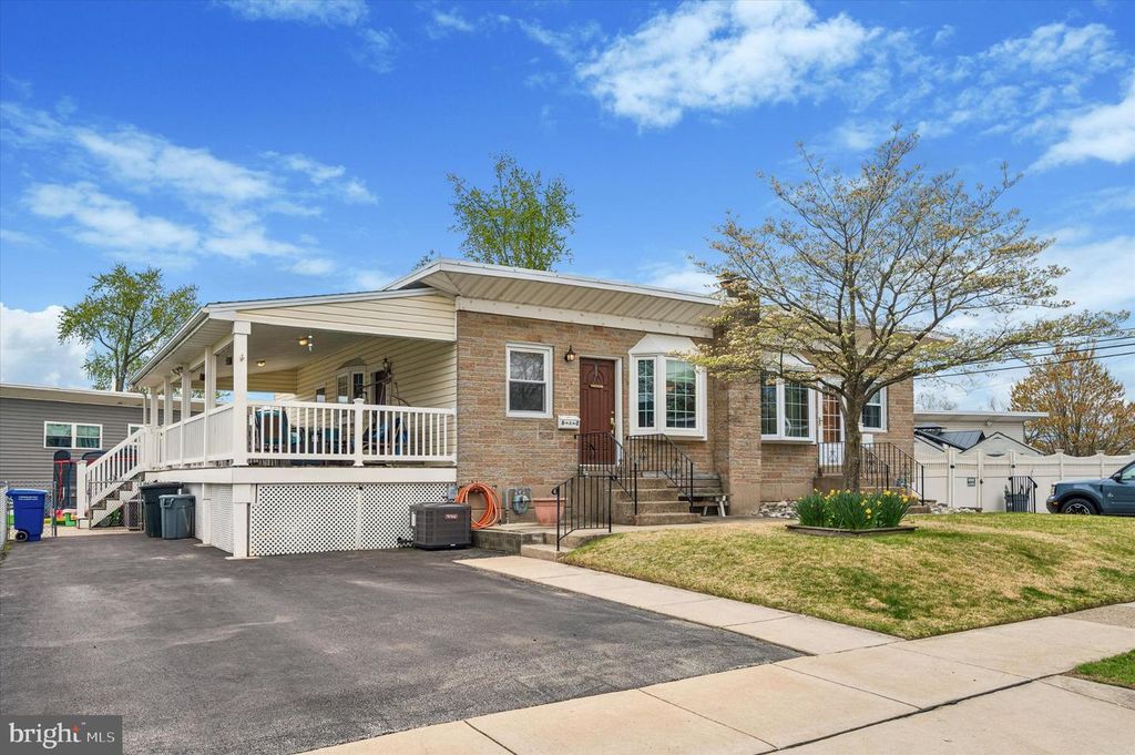 82 HOFFMAN RD, Ridley Park, PA 19078