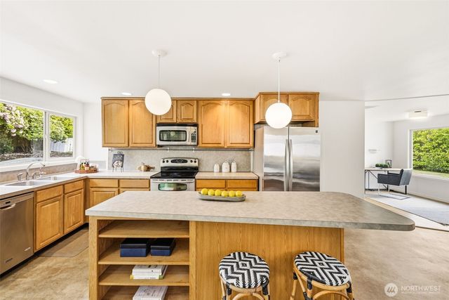 7001 N 13th Street, Tacoma, WA 98406