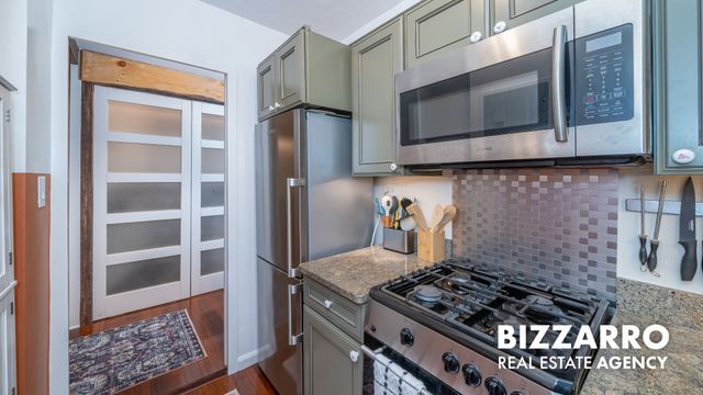 310 W 56th St Apt 8F, New York City, NY 10019