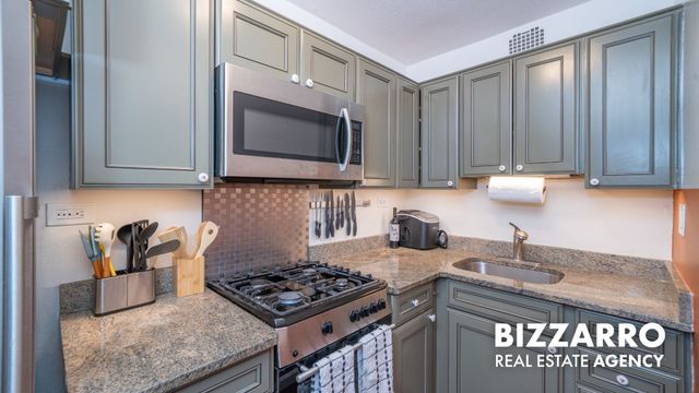 310 W 56th St Apt 8F, New York City, NY 10019
