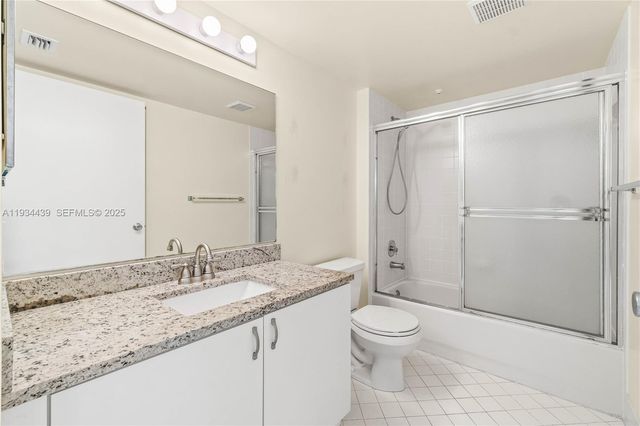 550 SW 138th Ave 409K, Pembroke Pines, FL 33027