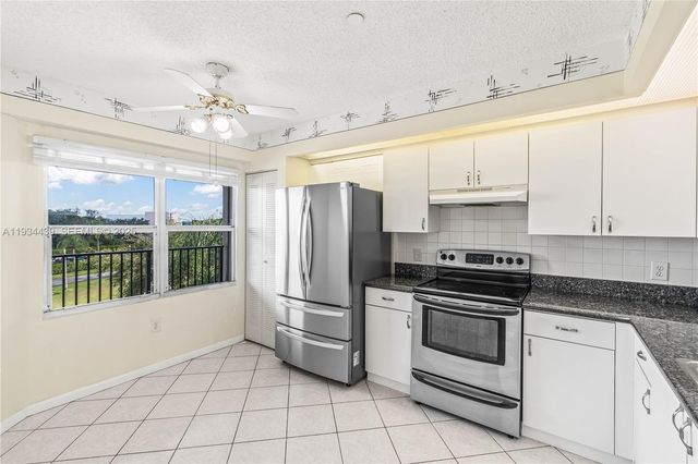 550 SW 138th Ave 409K, Pembroke Pines, FL 33027