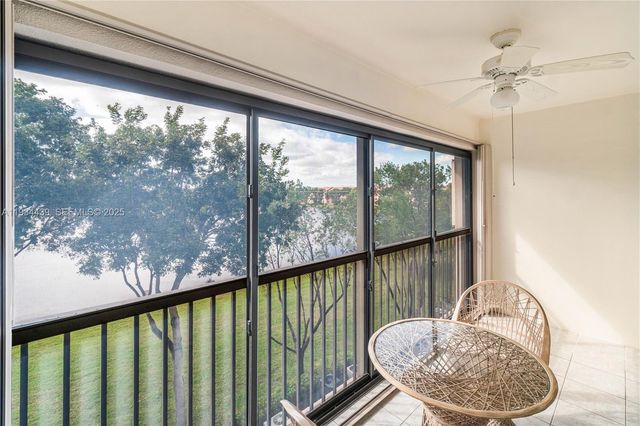 550 SW 138th Ave 409K, Pembroke Pines, FL 33027