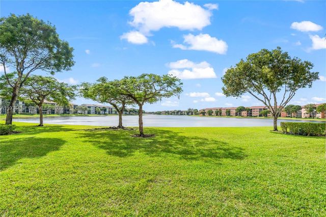550 SW 138th Ave 409K, Pembroke Pines, FL 33027