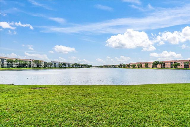 550 SW 138th Ave 409K, Pembroke Pines, FL 33027