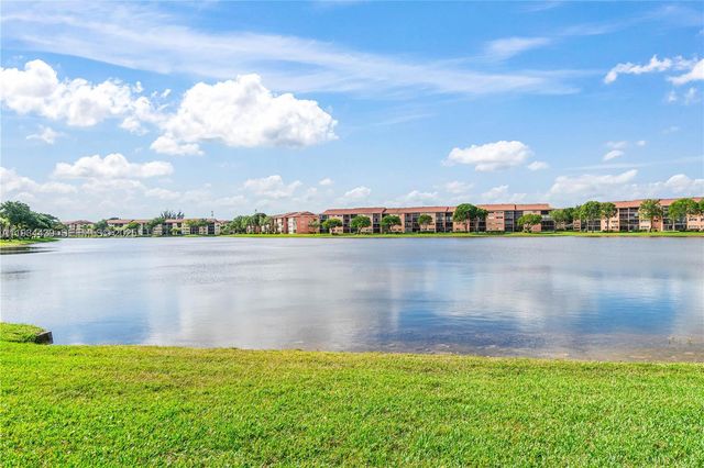 550 SW 138th Ave 409K, Pembroke Pines, FL 33027