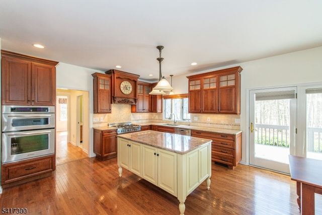 5 HERITAGE CT, Randolph Twp., NJ 07869